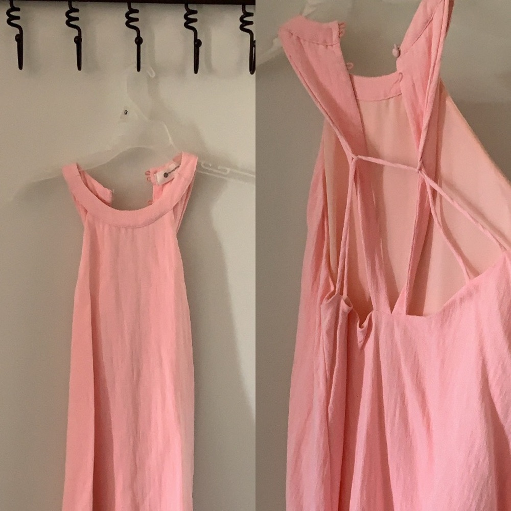 Backless dress